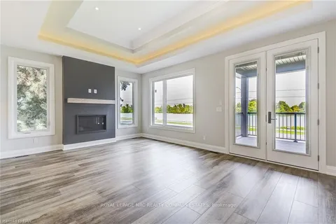 38A NEPTUNE Dr, St. Catharines, ON L2M 2S2