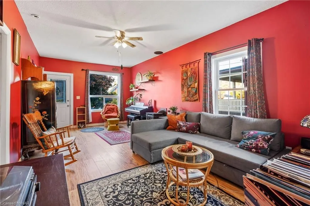 33 PHIPPS St, Fort Erie, ON L2A 2V3