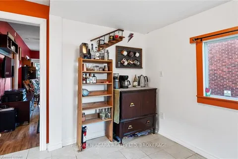 33 PHIPPS St, Fort Erie, ON L2A 2V3