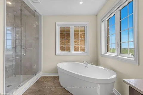 87 HOMESTEAD Way, Thorold, ON L2V 0J8