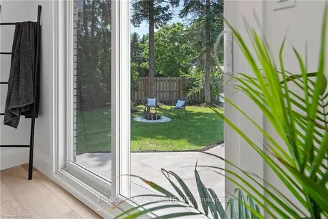 1846 NIAGARA STONE Rd, Niagara-on-the-Lake, ON L0S 1J0