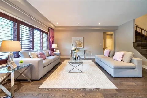 7181 LIONSHEAD Ave, Niagara Falls, ON L2G 0A6