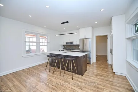 86 QUEEN ST St, St. Catharines, ON L2R 5H3