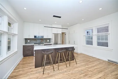 86 QUEEN ST St, St. Catharines, ON L2R 5H3