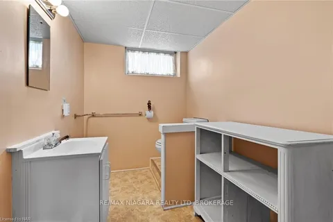 515 SUGARLOAF St, Port Colborne, ON L3K 2P9