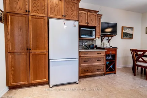 3820 WEINBRENNER Rd, Niagara Falls, ON L2G 7Y3