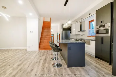 77 WELLAND St, Thorold, ON L2V 2B7