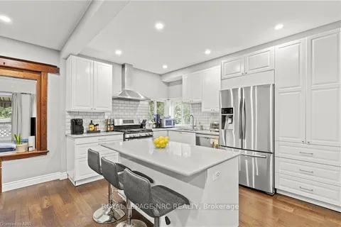 138 BALMORAL Ave, Hamilton, ON L8L 7R6