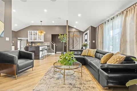 5 DOROTHY St, St. Catharines, ON L2N 4A4