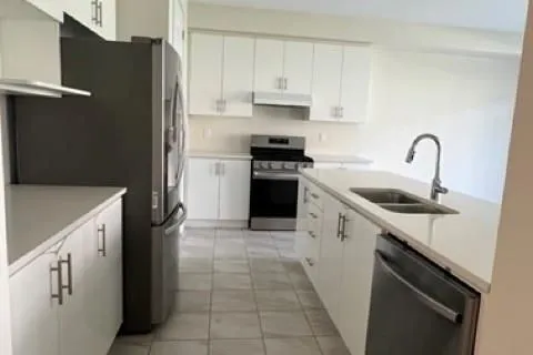 76 SUNFLOWER CRESCENT Cres, Thorold, ON L3B 5N5