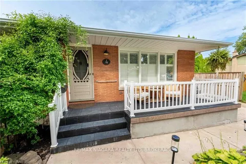 4 JOANNA Dr, St. Catharines, ON L2N 1V2