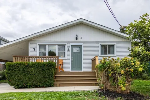 11 MALKIN Ave, Fort Erie, ON L2A 5H9