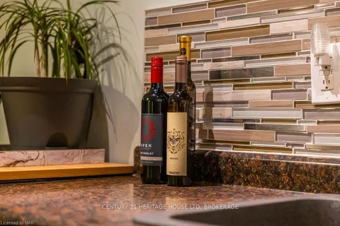 11 MALKIN Ave, Fort Erie, ON L2A 5H9