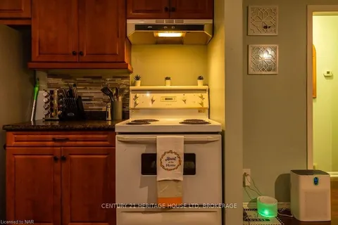 11 MALKIN Ave, Fort Erie, ON L2A 5H9