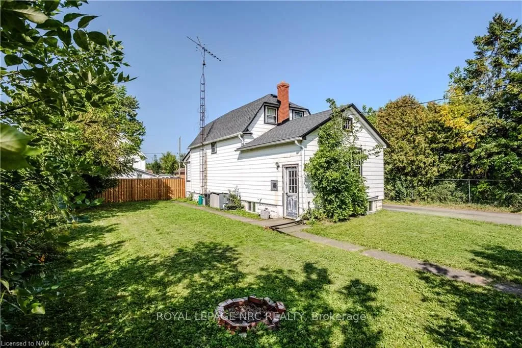 246 HENRIETTA St, Fort Erie, ON L2A 2K7