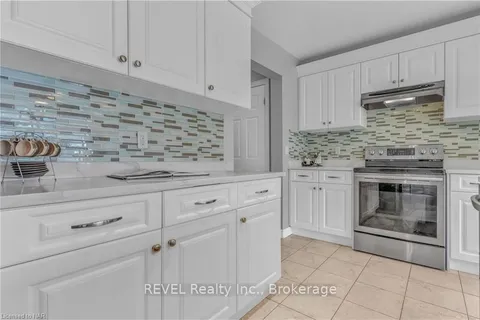 9349 MADISON Cres, Niagara Falls, ON L2H 0M3