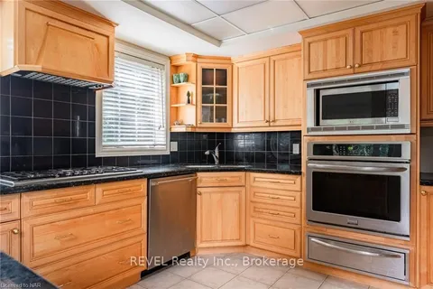 10 WATERSEDGE CIRCLE Circ, St. Catharines, ON L2N 7S4