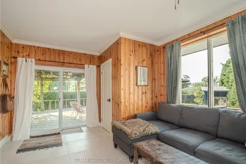 219 LAKESHORE Rd, St. Catharines, ON L2M 1R8