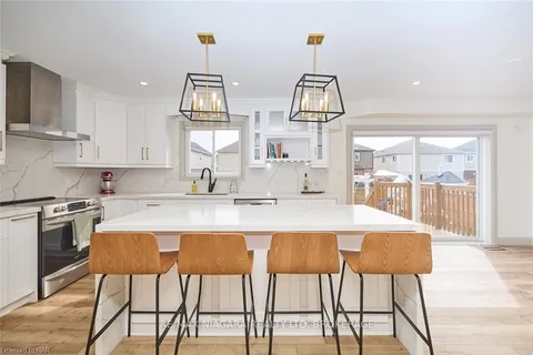 73 BERGENSTEIN Cres, Pelham, ON L0S 1E6