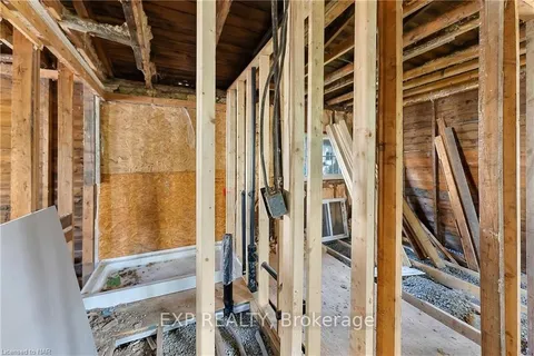 196 LINCOLN Rd, Fort Erie, ON L0S 1B0