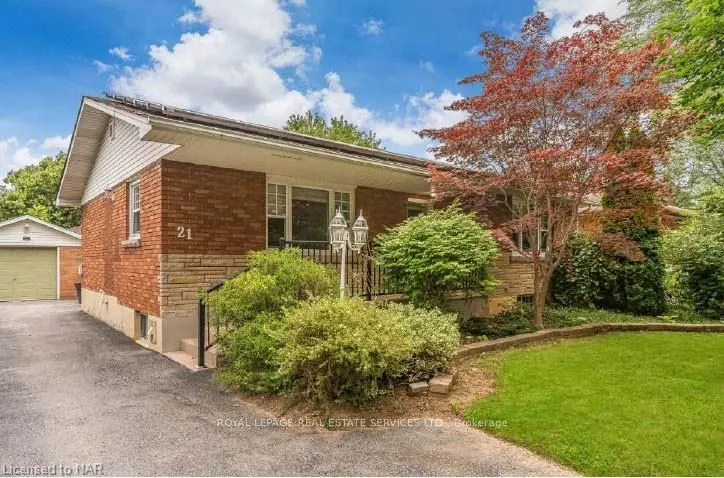 21 CHALMERS St, St. Catharines, ON L2M 5C7