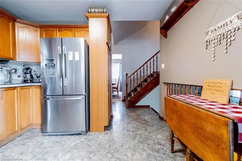 19 WINDLE VILLAGE Cres, Thorold, ON L2V 4Z6