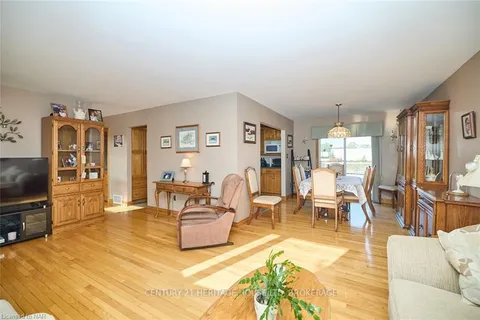 30 JANET St, Port Colborne, ON L3K 2E7