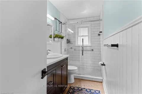 236 NORTH St, Fort Erie, ON L2A 3R8