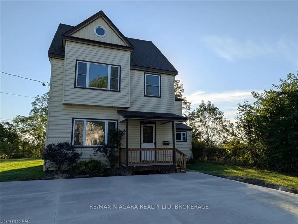 245 STANTON St, Fort Erie, ON L2A 3N8