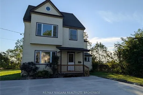 245 STANTON St, Fort Erie, ON L2A 3N8