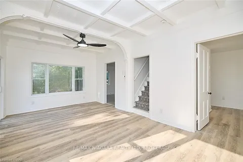 245 STANTON St, Fort Erie, ON L2A 3N8