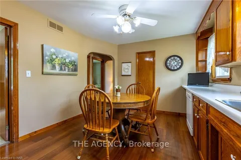 19 VERNE Ave, Welland, ON L3C 1Z6