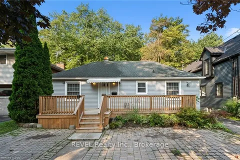 5707 BROOKFIELD Ave, Niagara Falls, ON L2G 5P9