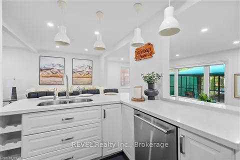 5707 BROOKFIELD Ave, Niagara Falls, ON L2G 5P9