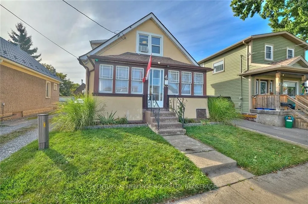 48 SEMLEY Ave, Welland, ON L3C 1X4