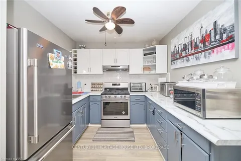 48 SEMLEY Ave, Welland, ON L3C 1X4