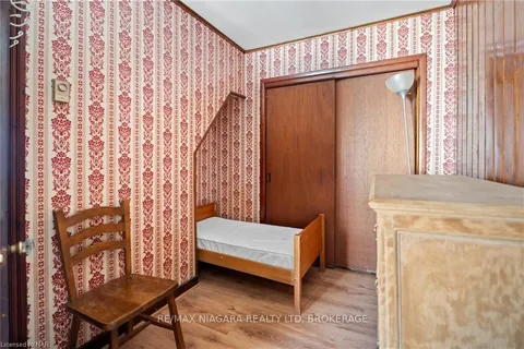 487 CRESCENT Rd, Fort Erie, ON L2A 4P9