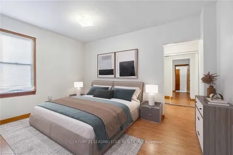 104 REGENT St, Welland, ON L3B 4H8