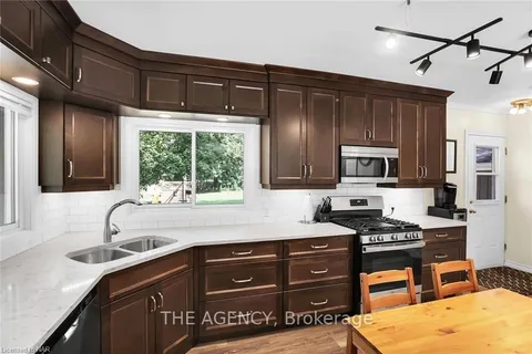 31978 CHURCH St, Wainfleet, ON L0S 1V0