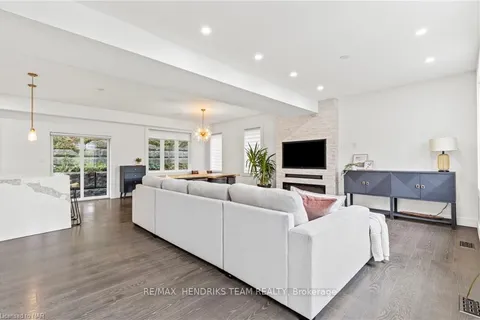 67 BRADLEY St, St. Catharines, ON L2T 1R5