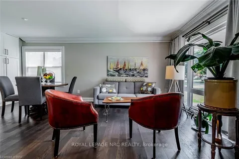 7027 GARDEN St, Niagara Falls, ON L2G 1H8