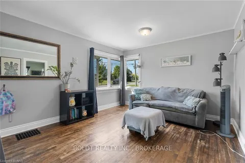 66 WHYTE Ave, Thorold, ON L2V 2T7