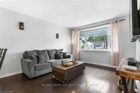 50 BUNTING Rd, St. Catharines, ON L2P 1Z3