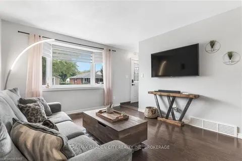 50 BUNTING Rd, St. Catharines, ON L2P 1Z3