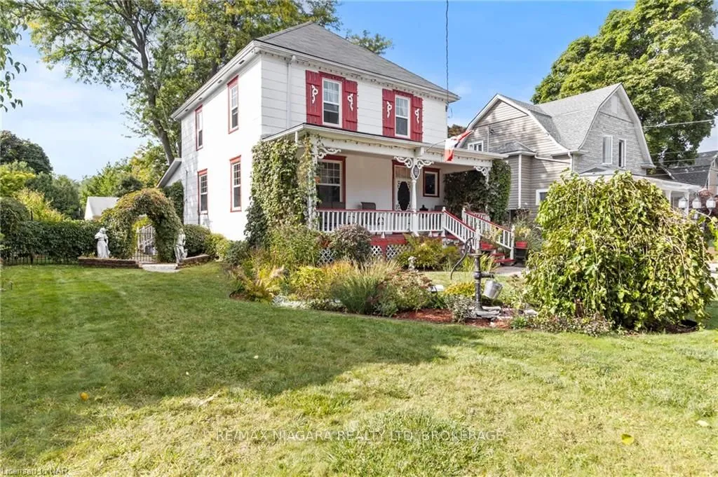 22 ROBINSON St, Grimsby, ON L3M 3C4