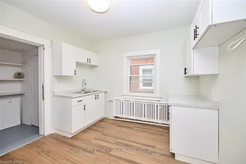 5060 MORRISON St, Niagara Falls, ON L2E 2C8