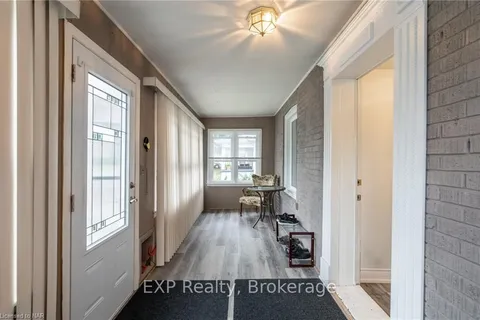 4584 SIXTH Ave, Niagara Falls, ON L2E 4T3