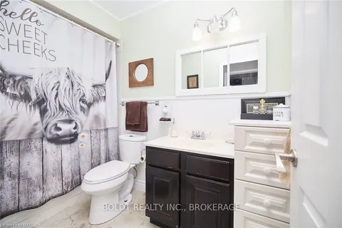 247 ST AUGUSTINE Dr, St. Catharines, ON L2P 3L9