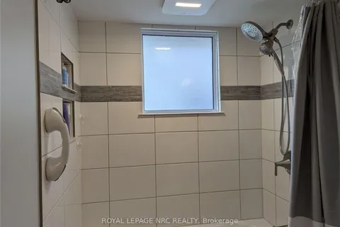 6442 TAYLOR St, Niagara Falls, ON L2G 2G1