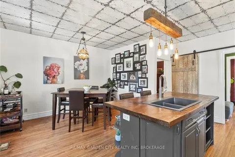 123 ELGIN St, Welland, ON L3C 4S5